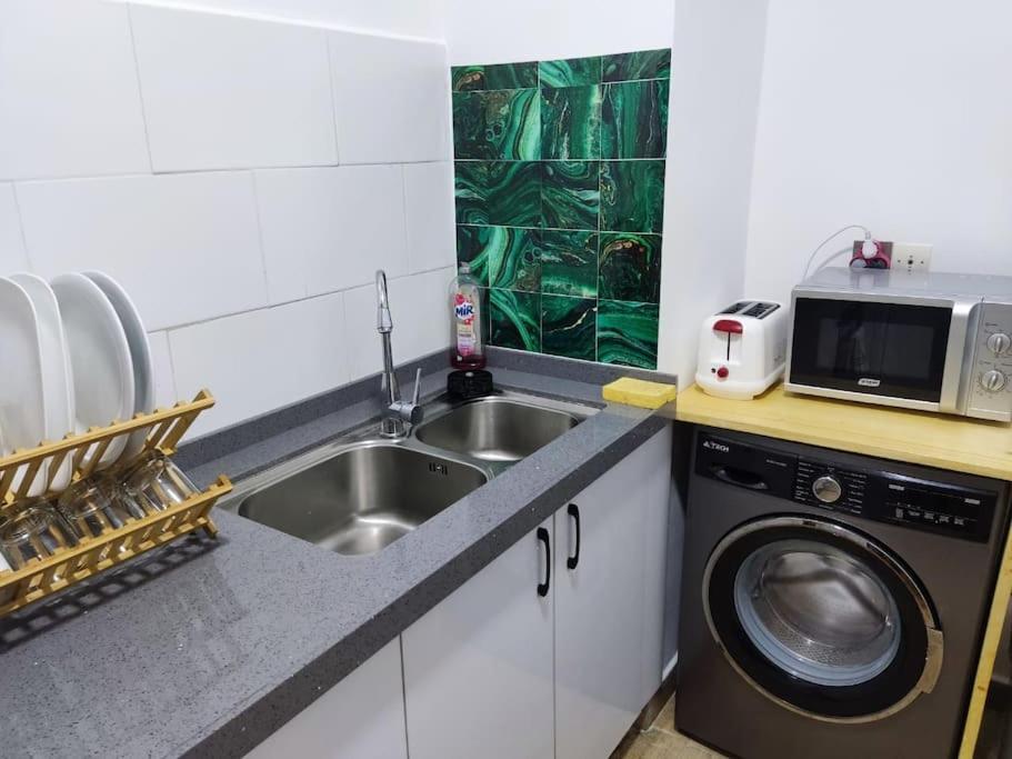 Superbe Appartement Avec Parking Gratuit Et Garde Dakar Exteriér fotografie